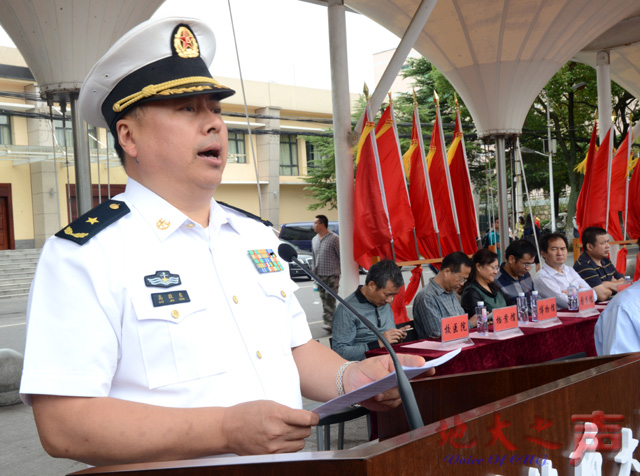 　　五、中国人民解放军海军工程大学副校长高敬东少将讲话。