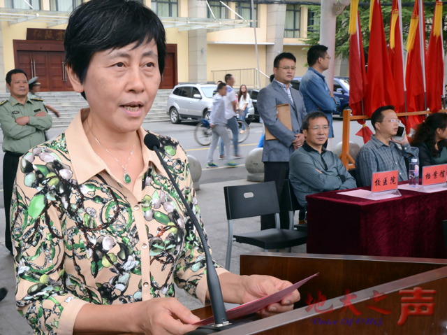 　　三、校党委副书记朱勤文宣读《2015年军训团表彰决定》。