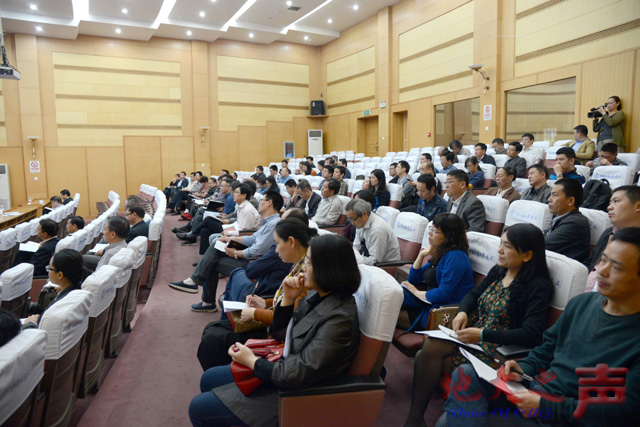 　　近期，全国第四轮学科评估工作正式启动。学校高度重视，4月28日召开工作布置会。校领导王焰新、傅安洲、唐辉明、赖旭龙、郝芳，校学术委员会主任委员，学科建设委员会主任委员，各学院（课部）院长（主任）、党委（总支）书记、分管学科建设副院长，各一级学科建设负责人，相关部门负责人参加。（张玉贤摄）