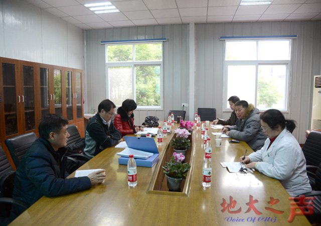 　　为深入贯彻执行党风廉政建设责任制，落实全面从严治党的要求，进一步推进全校党风廉政建设和反腐败工作，在前期各单位自查的基础上，12月22日至28日，由校领导带队，对二级单位党风廉政建设责任制落实情况进行检查考核。（屠傲凌 张玉贤摄）