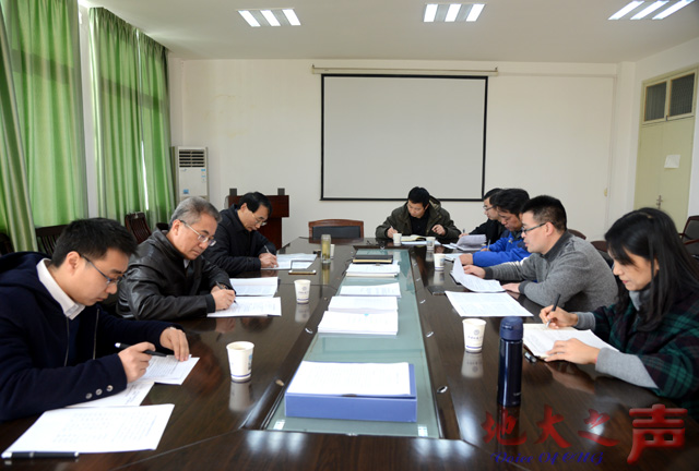 　　为深入贯彻执行党风廉政建设责任制，落实全面从严治党的要求，进一步推进全校党风廉政建设和反腐败工作，在前期各单位自查的基础上，12月22日至28日，由校领导带队，对二级单位党风廉政建设责任制落实情况进行检查考核。（屠傲凌 张玉贤摄）