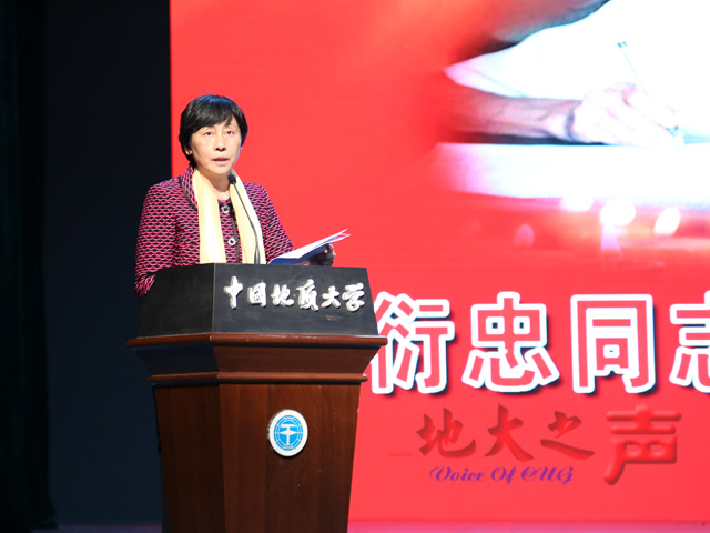 　　二、朱勤文主持报告会。