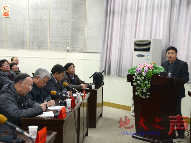 　　1月14日，国家自然科学基金委员会副主任、中国科学院院士刘丛强来校为我校师生作题为《中国基础研究与科学基金资助策略》的学术报告。（屠傲凌摄）