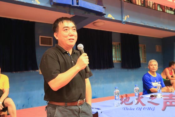 二、副校长赖旭龙致欢迎词。