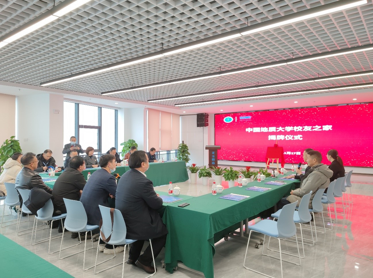 副校长赖旭龙一行调研湖南校友企业 为“校友之家”揭牌