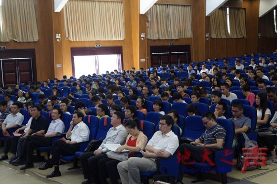 一、9月20日，大学生到黄冈实习实训和创业就业推介会在我校举行。黄冈市市委常委、常务副市长崔永辉，副校长赖旭龙等参加推介会。