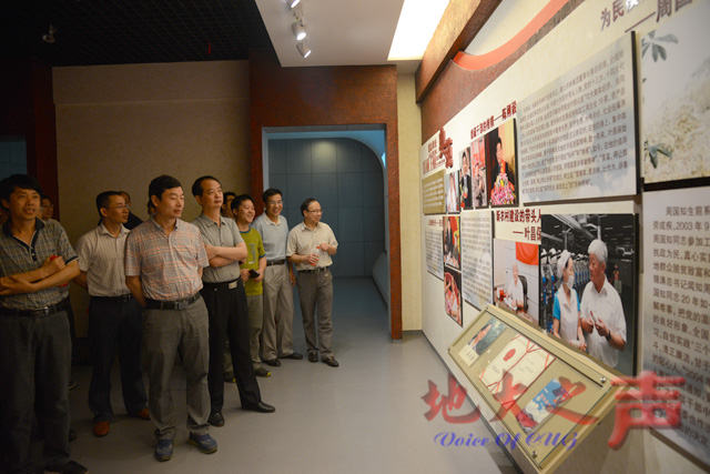　　三、参观湖北省反复倡廉警示教育展览馆。（屠傲凌摄）