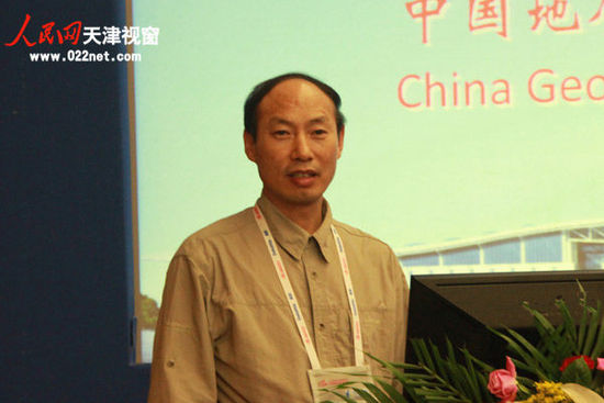 西藏华钰矿业开发有限公司、中国地质大学教授郑友业发表主题演讲 （摄影 刘影）